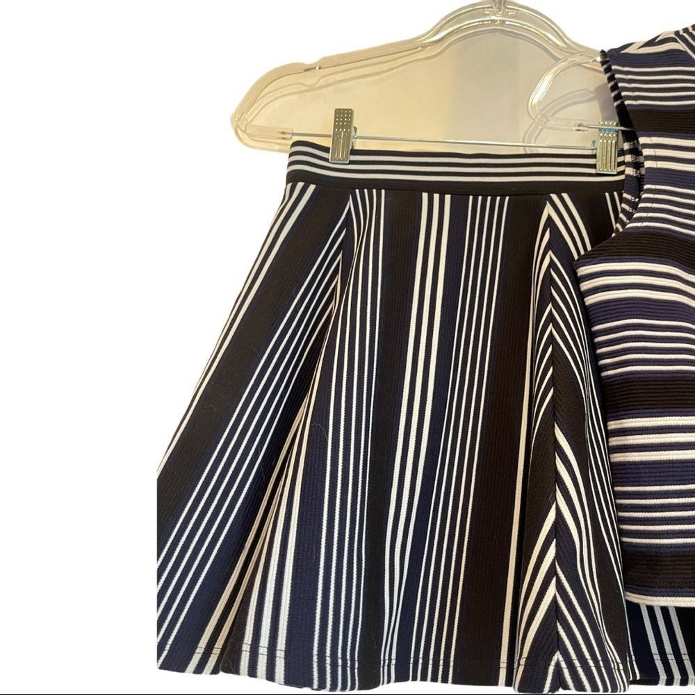 H&M 2 piece outfit. Shirt and skirt navy blue and white - Picture 15 of 16